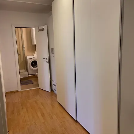 アパート 3-rooms Arena ベオグラード